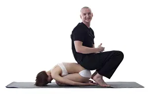 Serene Yoga Practice Drucke: Studio shot of cheerful yogis posing at camera