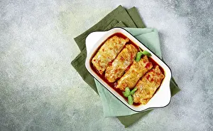 Tomato Sauce Dishes Drucke: Stuffed cabbage rolls with minced meat