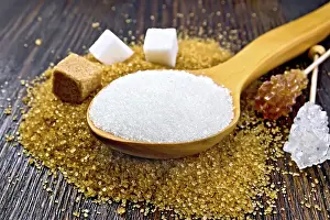Brown Sugar Cubes Drucke: Sugar white and brown in cubes