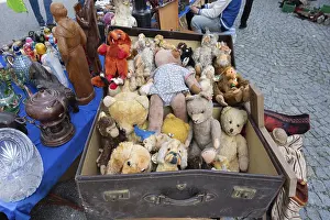 Lower Austria Travel Photography Drucke: A suitcase full of nostalgic teddy bears