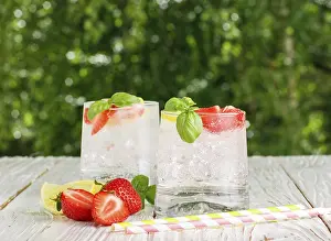 Lemonade Recipe Drucke: Summer a refreshing lemonade. Drink with lemon