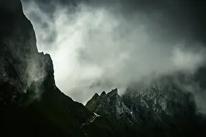 Switzerland Mountain Photography Drucke: Summit ridge with dramatic clouds