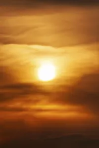 Deserted Evening Sky Drucke: Sun behind cloud cover, sunset