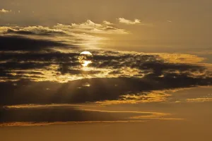 Cloudy Evening Sky Drucke: Sun behind clouds, sunset, Goldhoft