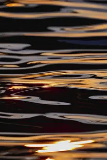 Sunrise Atmosphere Drucke: Sun ray relection on water surface
