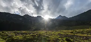 No People Panoramic Shot Drucke: Sun shining over the mountain peak