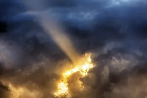 Orkney Islands Scotland Drucke: Sunbeam through gap in clouds, dramatic evening sky