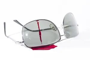 Clearable Light Colored Background Drucke: Sunglasses on white background and bleeding