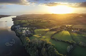 Sunrise Over River Teign Drucke: Sunrise over Fields and River Teign from a drone