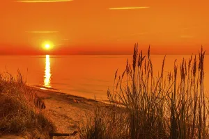 Deserted Rocky Coastline Drucke: Sunset Baltic Sea