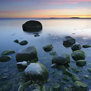 Rugen Island Scenery Drucke: Sunset at the Baltic Sea, large erratic blocks