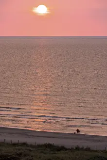 Evening Light In Belgium Drucke: Sunset on the beach of De Panne