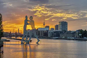 Evening Light Atmosphere Drucke: Sunset in Berlin with the Spree and the TV Tower