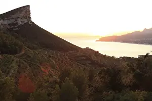 Western Europe Coastal Scene Drucke: Sunset at Cap Canaille, Cassis