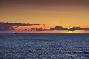 Pointe Du Van France Drucke: Sunset behind clouds on the Atlantic Ocean