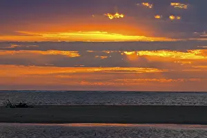 Evening Sun In Africa Drucke: Sunset of the coast of Morondave