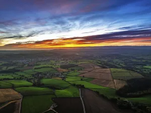 United Kingdom Drone Image Drucke: Sunset of Devon Farms and Fields over Berry Pomeroy from a drone