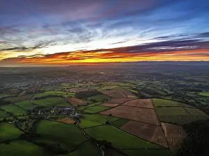 Northern Europe Sunset Scene Drucke: Sunset of Devon Farms and Fields over Berry Pomeroy from a drone