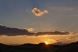 Blue Sky Weather Forecast Europe Drucke: Sunset behind dunes, spring clouds