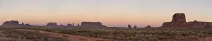 Atmospheric Sunset Photography Drucke: Sunset over famous Monument Valley