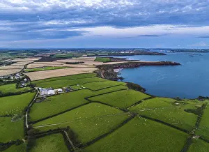 Welsh Countryside Landscape Drucke: Sunset over Fields and Farms from a drone