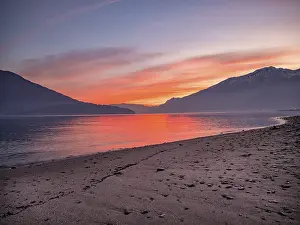 Lombardy Landscape Photography Drucke: Sunset on Lake Como in winter