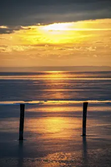 Eastern European Landscape Drucke: Sunset on the lake in winter