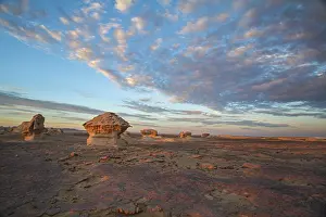 Atmospheric Evening Light Africa Drucke: Sunset in the Libyan desert, white desert