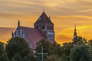 Atmospheric Evening Light Europe Drucke: Sunset behind the Marienkirche