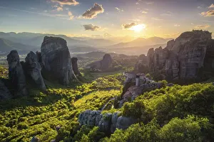 Meteora Travel Photography Drucke: Sunset over monastery of Rousanou and Monastery of St