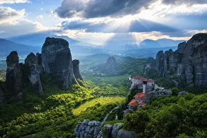 Meteora Travel Photography Drucke: Sunset over monastery of Rousanou and Monastery of St