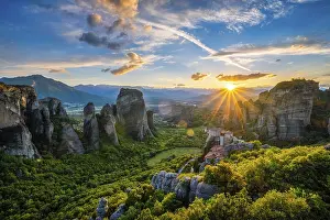 Meteora Travel Photography Drucke: Sunset over monastery of Rousanou and Monastery of St