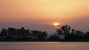 Deserted Waterfront In Austria Drucke: Sunset at the Oberer Stinkersee