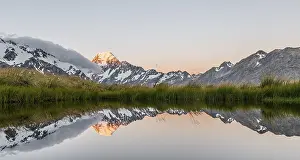 Aoraki Mount Cook National Park Drucke: Sunset, Reflection in Mountain Lake