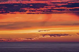 Waterfront Scene In Europe Drucke: Sunset by the sea at Cape Cornwall