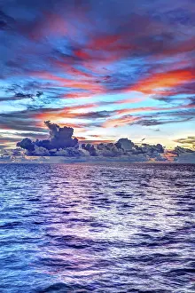 Maldives Sunset Drucke: Sunset over the sea, cloud sky