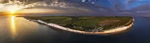 English Channel Coastline Drucke: Sunset over Seven Sisters Cliffs from a drone