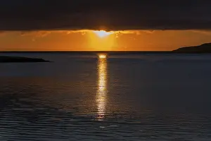 Snfellsnes Peninsula Landscape Drucke: Sunset, sun reflected in the water
