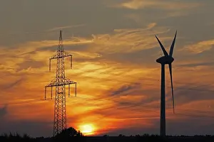 Environmental Protection Wind Farm Drucke: Sunset, sunset red, high-voltage pylon