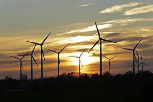 European Wind Power Station Drucke: Sunset, wind power plants, sunset