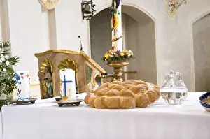 Deserted Church Altar Drucke: Last supper items on an altar