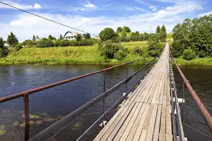European Suspension Bridges Drucke: Suspension bridge across the Msta river