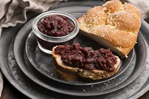 Baked Goods Still Life Drucke: Sweet bread (challah) with cherry jam