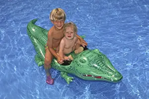 Wildlife Habitat Images Drucke: In the swimming pool