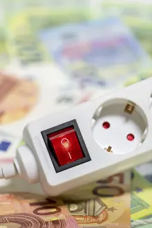 Electricity Tariff Rates Drucke: Switchable socket strip, euro banknotes