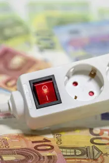 Energy Efficiency Ideas Drucke: Switchable socket strip, euro banknotes