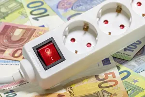 Energy Efficiency Tips Drucke: Switchable socket strip, euro banknotes