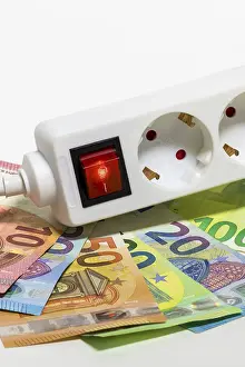 Electricity Tariff Drucke: Switchable socket strip, euro banknotes