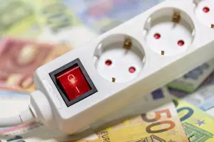 Electricity Tariff Drucke: Switchable socket strip, euro banknotes