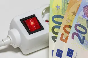 Energy Efficiency Symbol Drucke: Switchable socket strip, euro banknotes